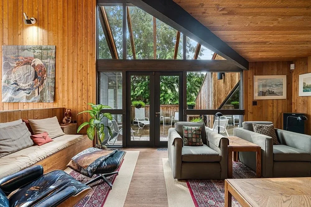 1st Time on the Market in 48 Years - C$1,988,000