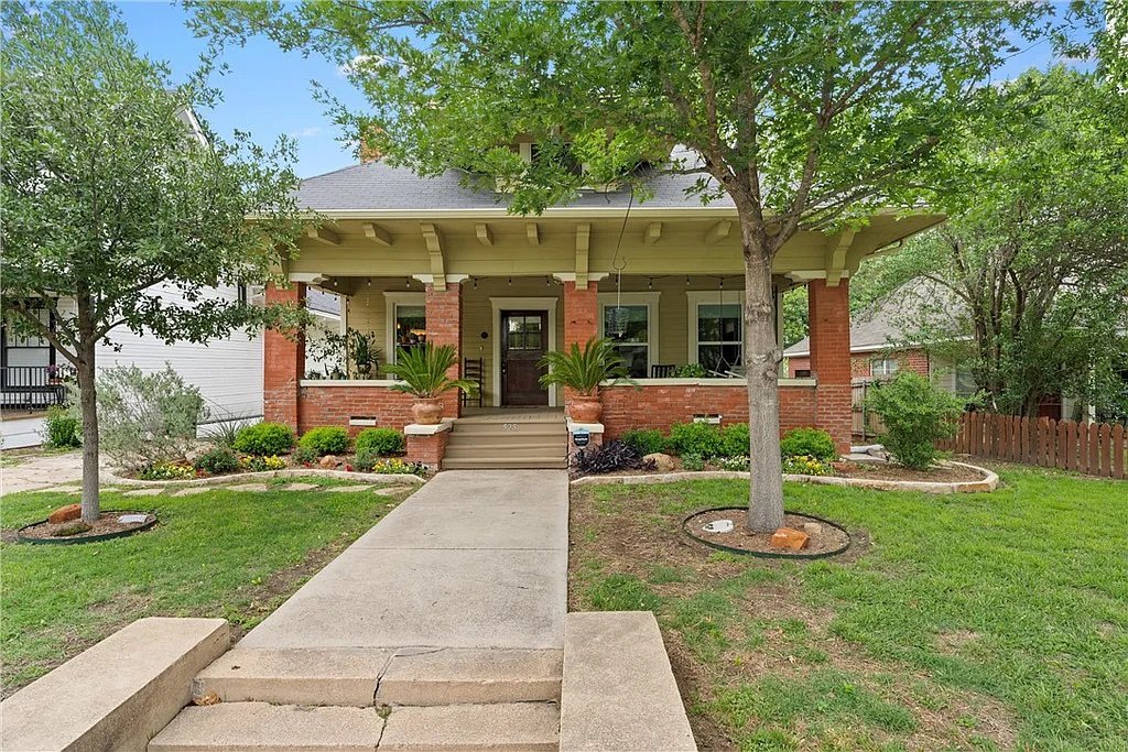 A 1920's Craftsman in Waco, TX - $279,900