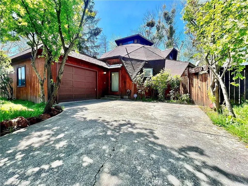 A Buckmaster Design Dome Home - $390,000