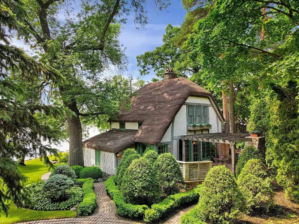 A Harry Wild Jones Design - $3,750,000