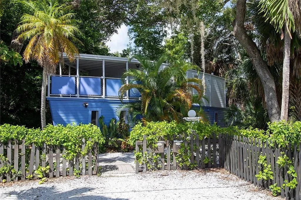 2 Unique Homes in Sarasota - $949,000