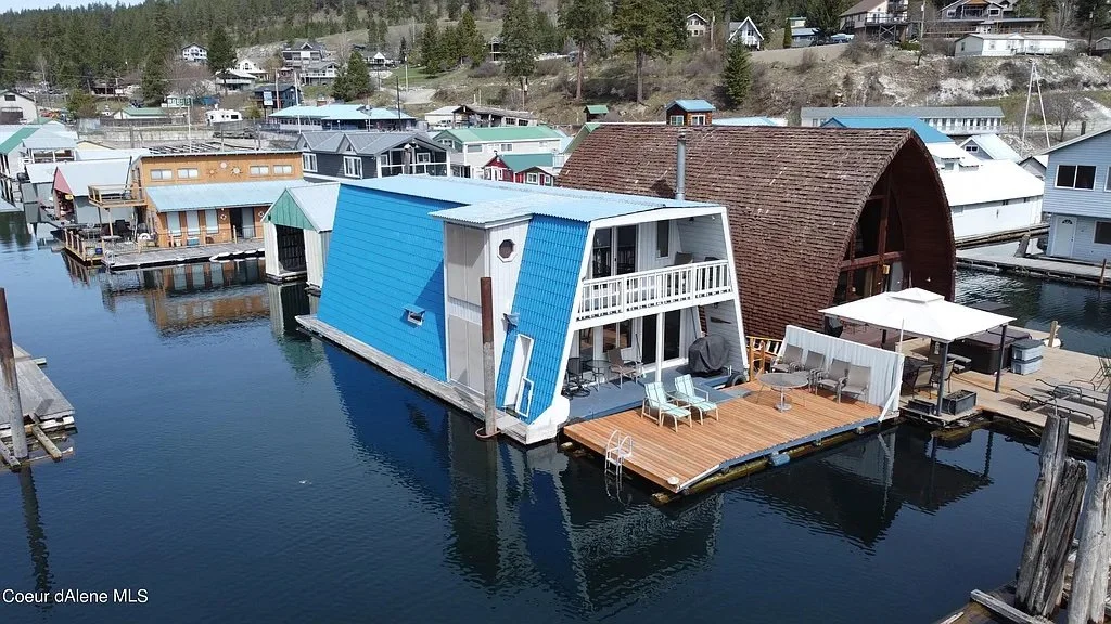 Lake Living in Bayview, ID - $475,000