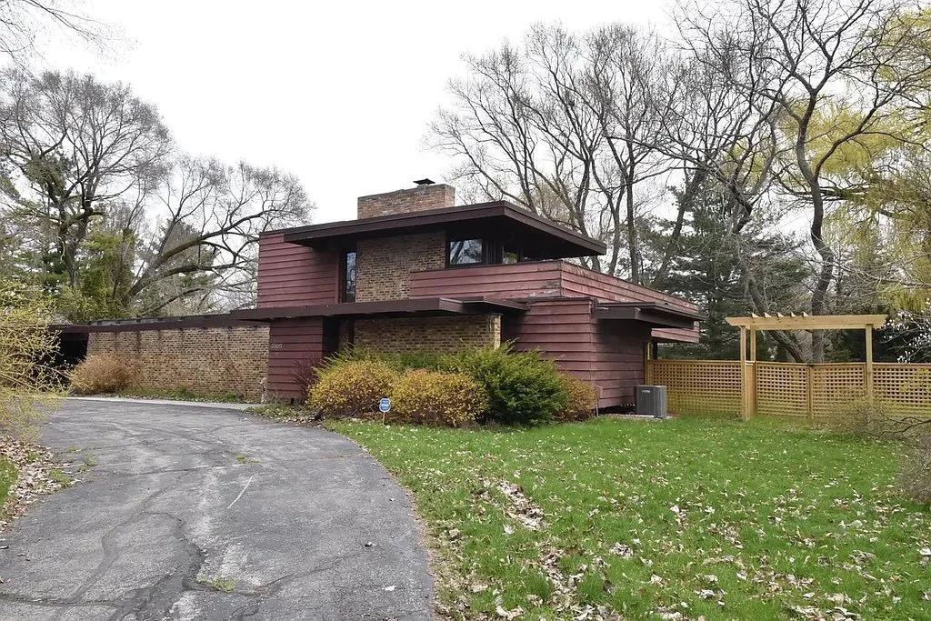 A John Randal McDonald Design in Racine, WI - $419,000