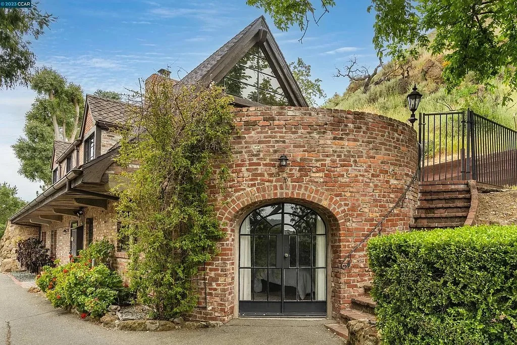 A Carr Jones Masterpiece in Alamo, CA