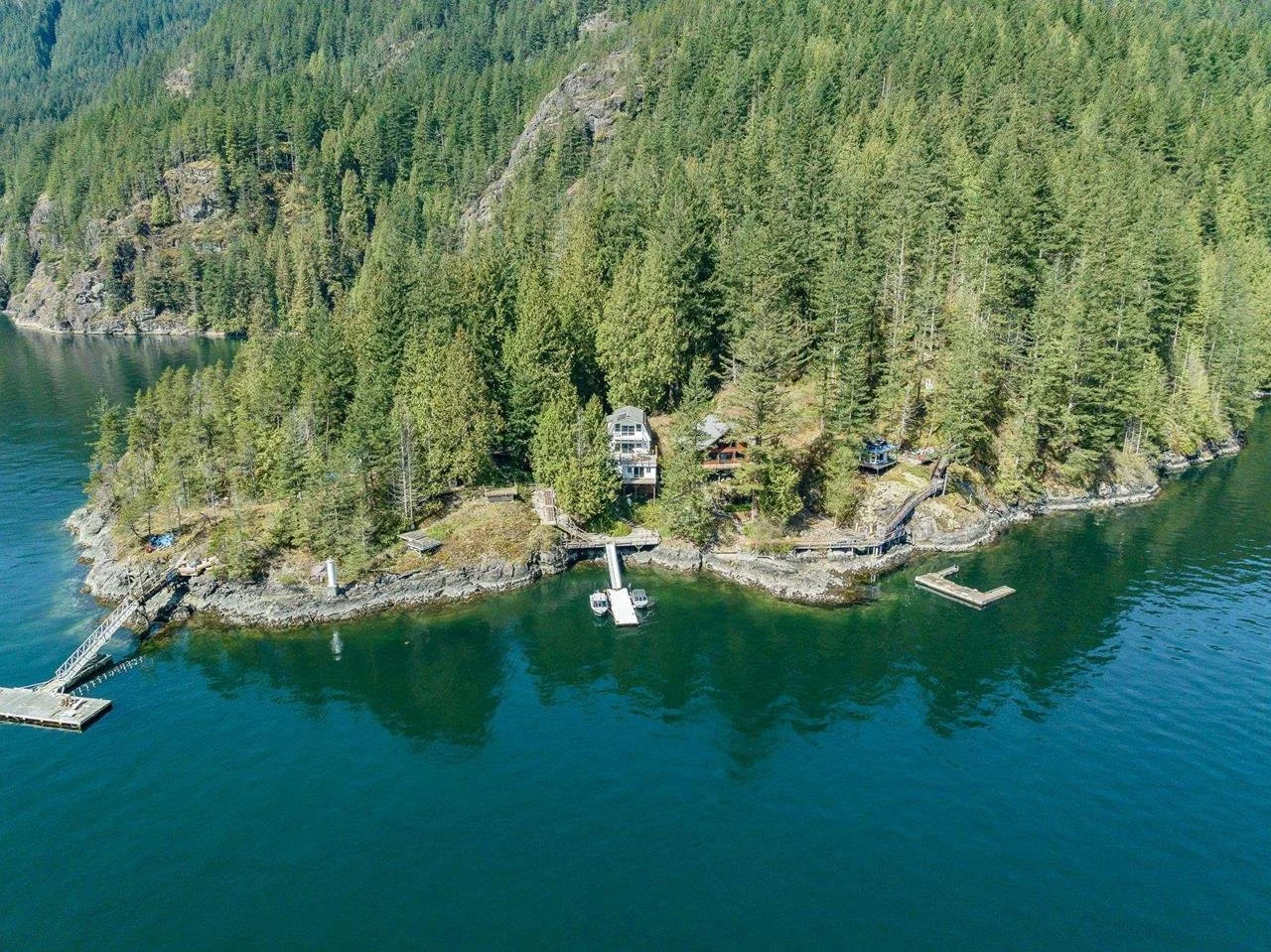 Boat Access Only in Canada - C$1,399,000