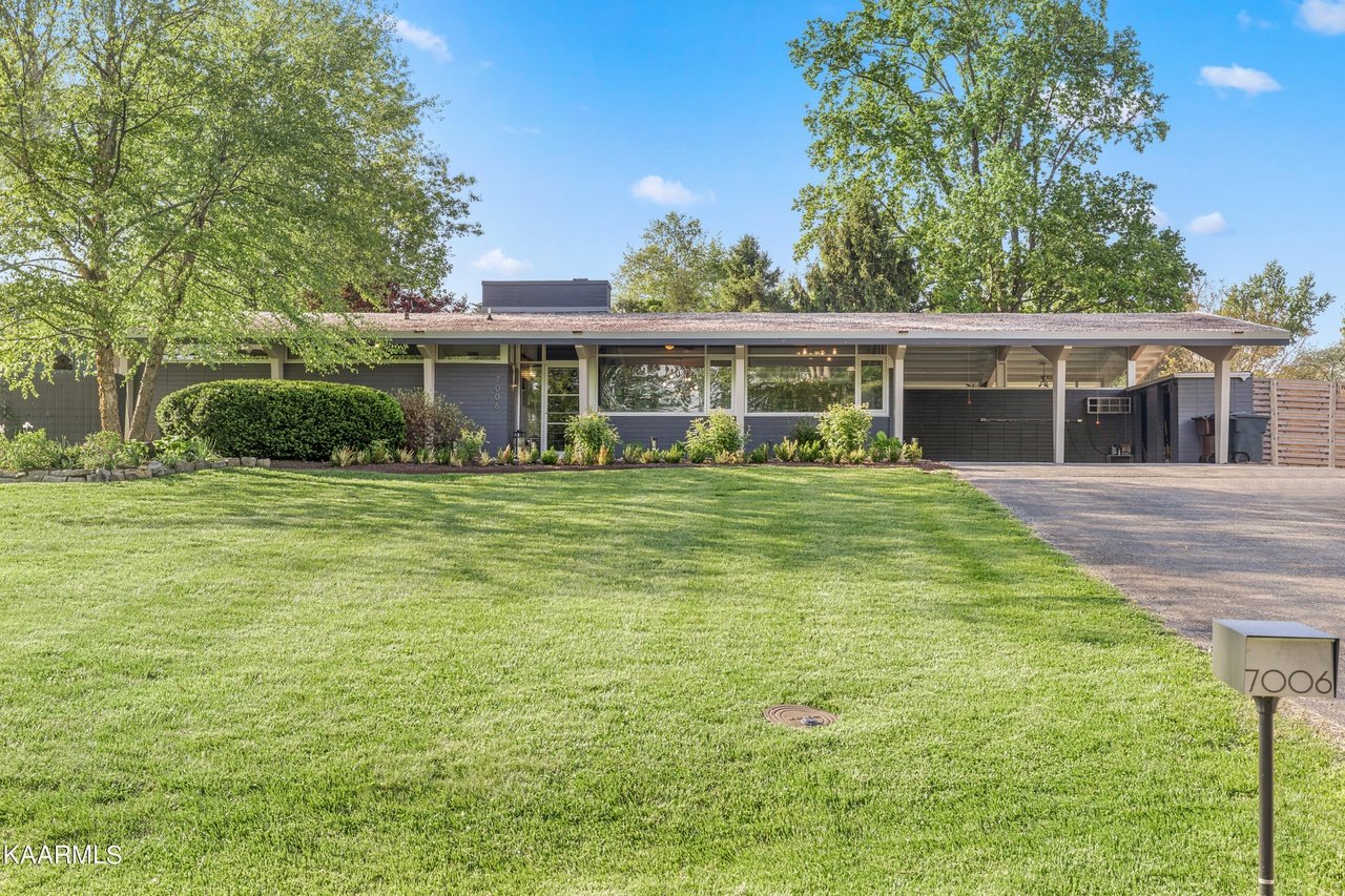 A Bruce McCarty Design in Knoxville - $760,000