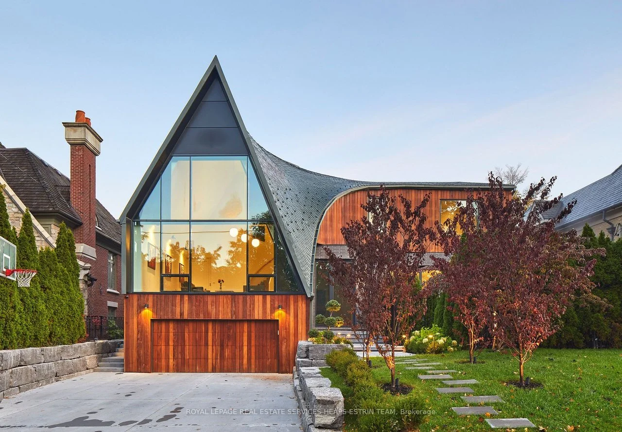 The 'Bezier Curve House' - C$11.4Mil