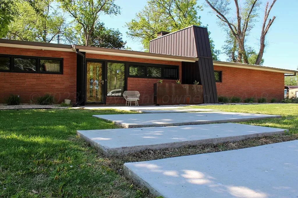 Mid-Century in Panhandle, TX - $329,000