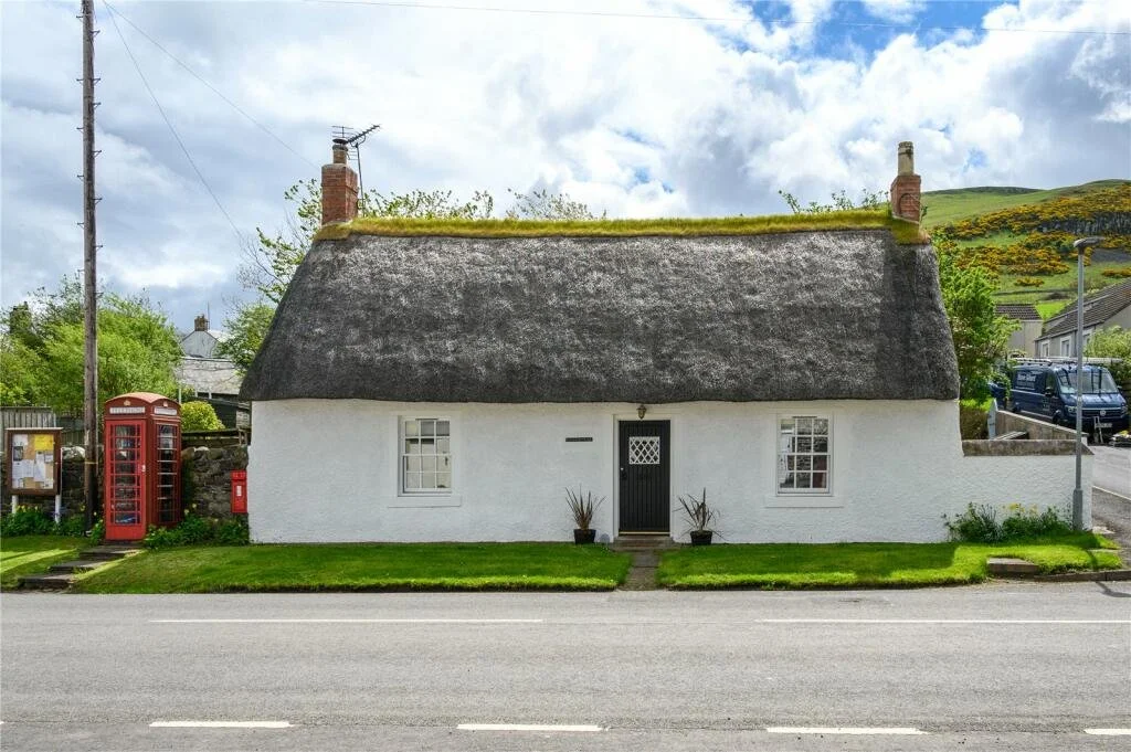 A Thatched Cottage Dating From the 1770s - £220,000