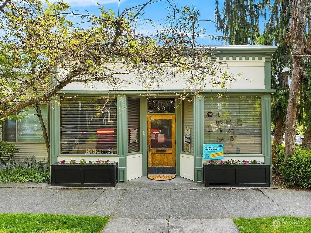Mixed Use in Seattle - $1,495,000