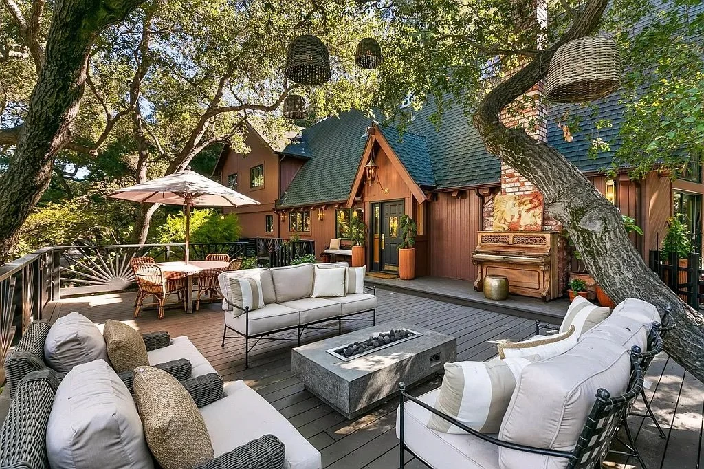 Over an Acre in Oak View, CA - $2,495,000