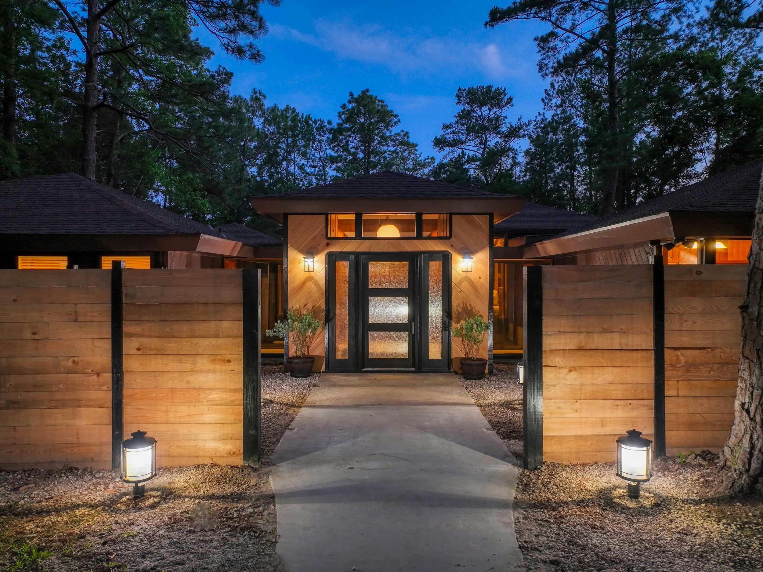 Waterfront in Brookeland, TX - $875,000