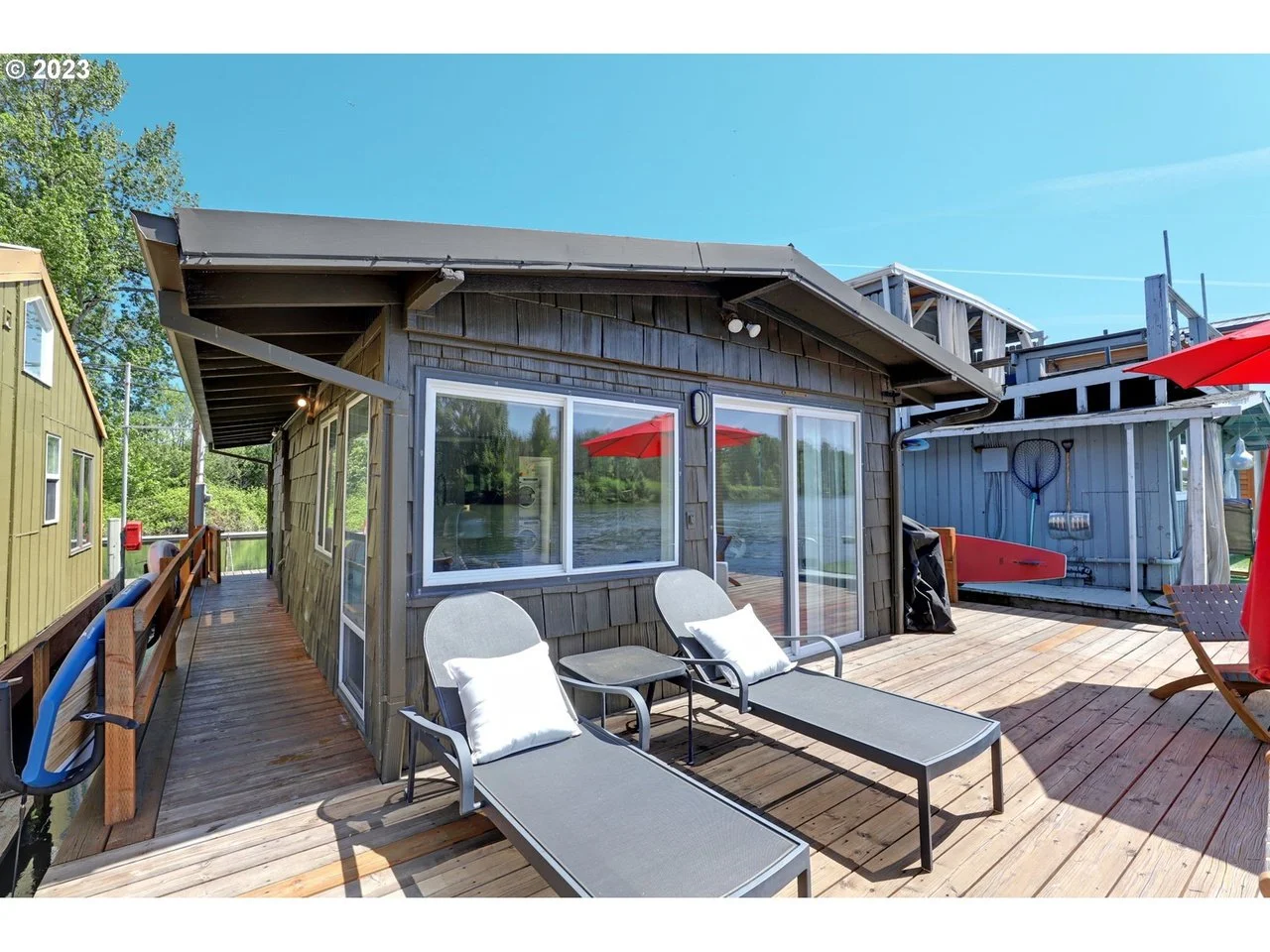 A Floating Home in Portland, OR - $215,000