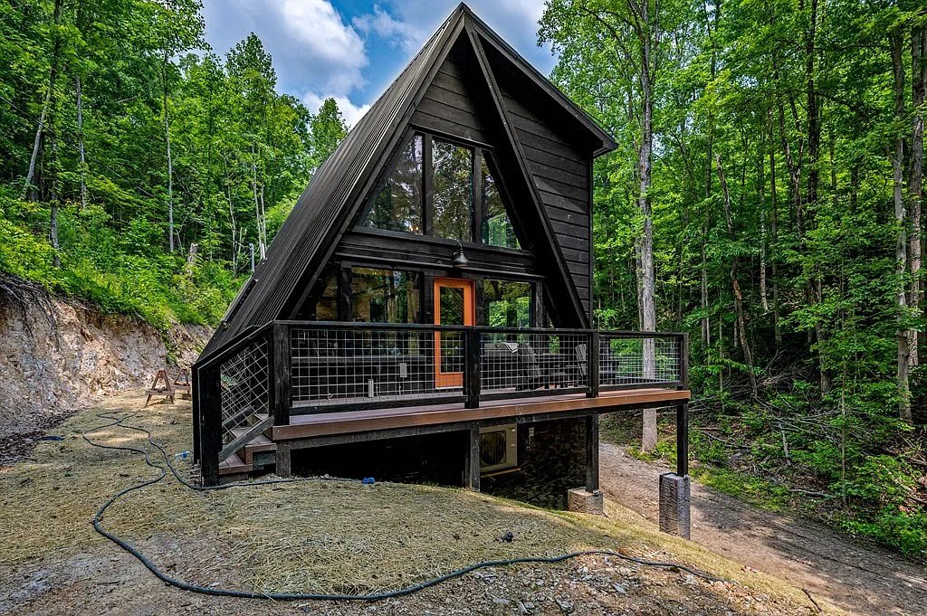 A Cabin in Sevierville, TN - $445,500