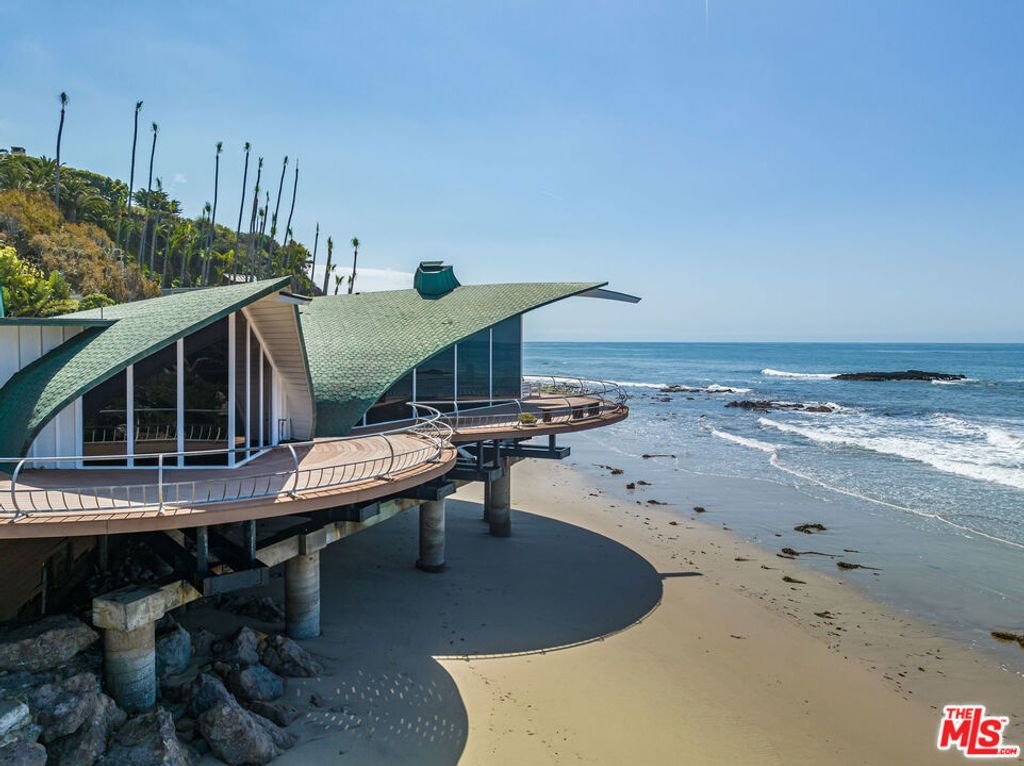 The Wave House by Harry Gesner - $49,500,000