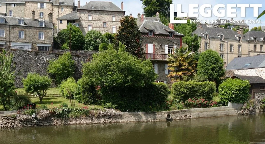 Riverfront in France - €94,400