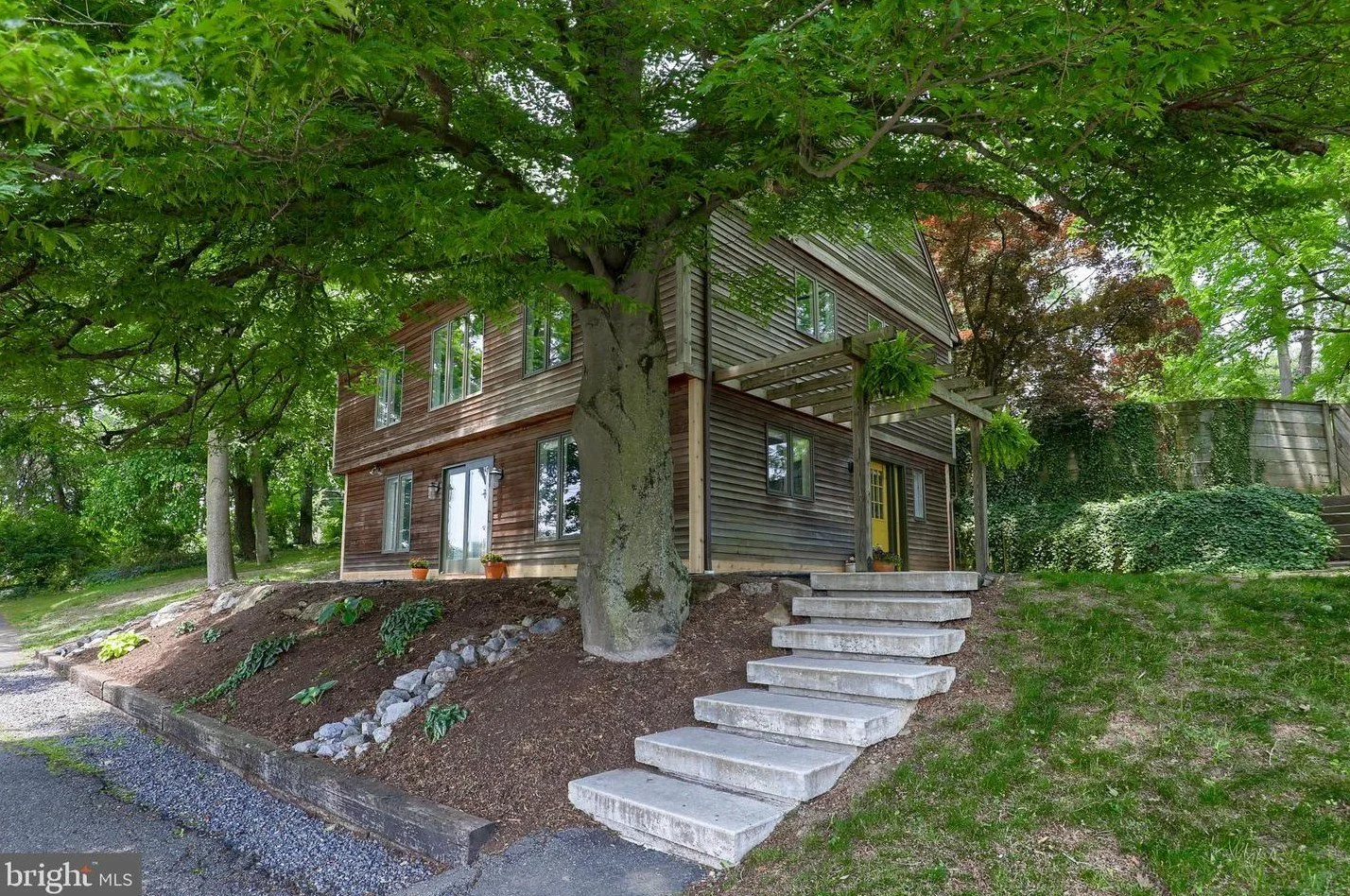 A Post &amp; Beam Home w/ADU - $397,500