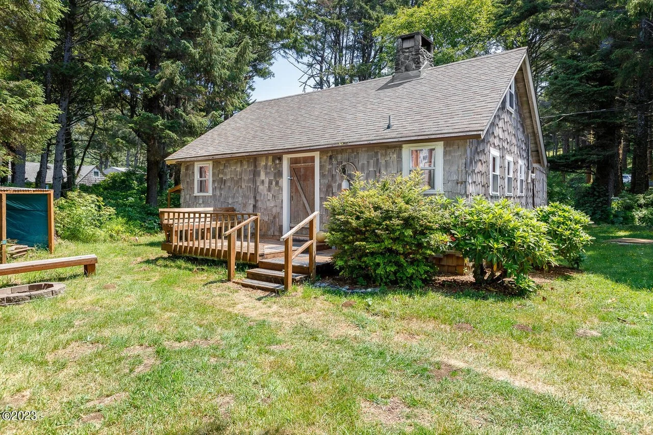 A Walk to the Beach in Yachats, OR - $435,000