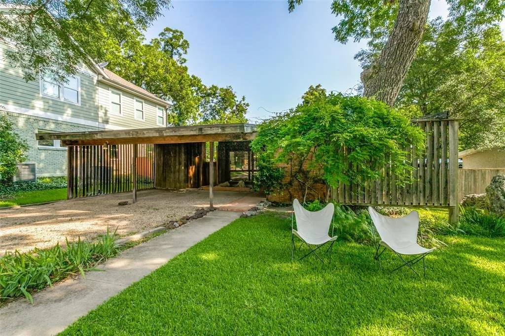 A 1952 Joseph Gordon Design in Dallas - $855,000