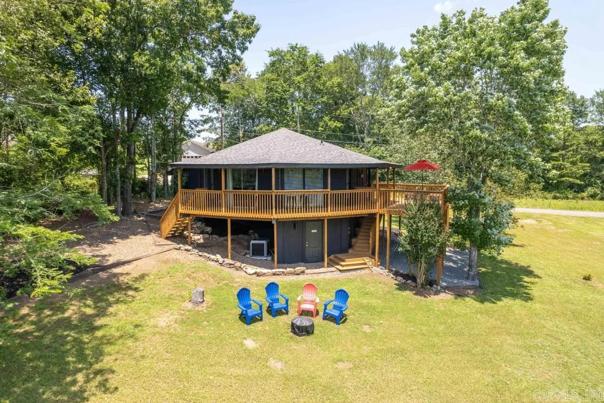 An Octagon House in Hot Springs, AR - $209,000