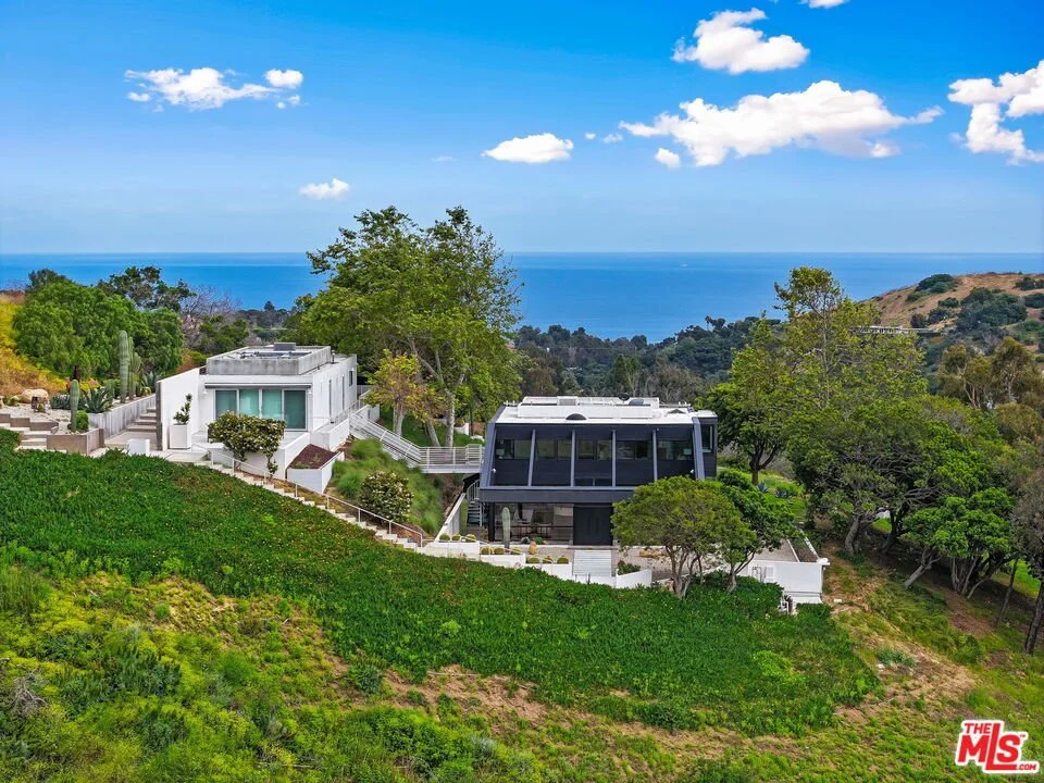 An Ed Niles Design in Malibu - $6,475,000