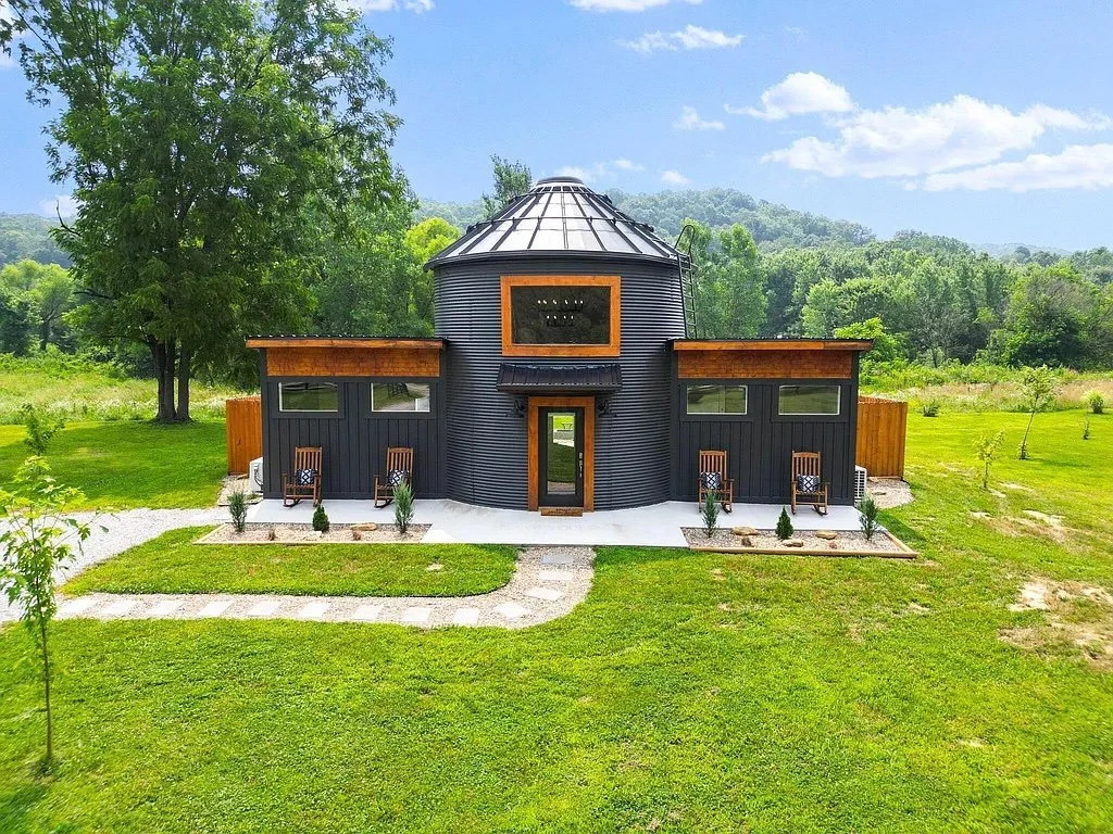 Over 5 Acres in New Plymouth, OH - $1,275,000