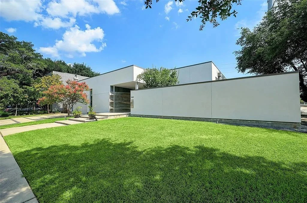 A Dawn Finley &amp; Mark Wamble Design - $2.1Mil