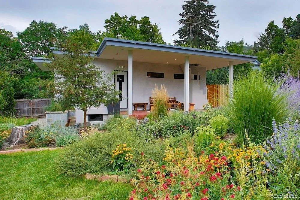 Check Out This Garden!