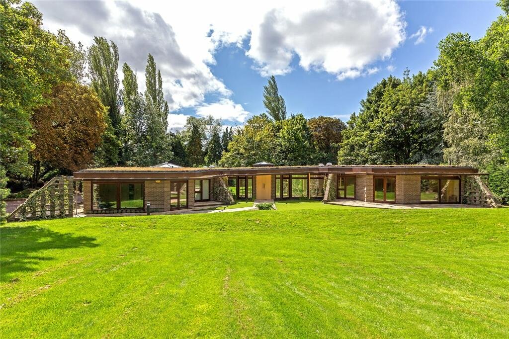 The Abbey Orchard House - £5,950,000