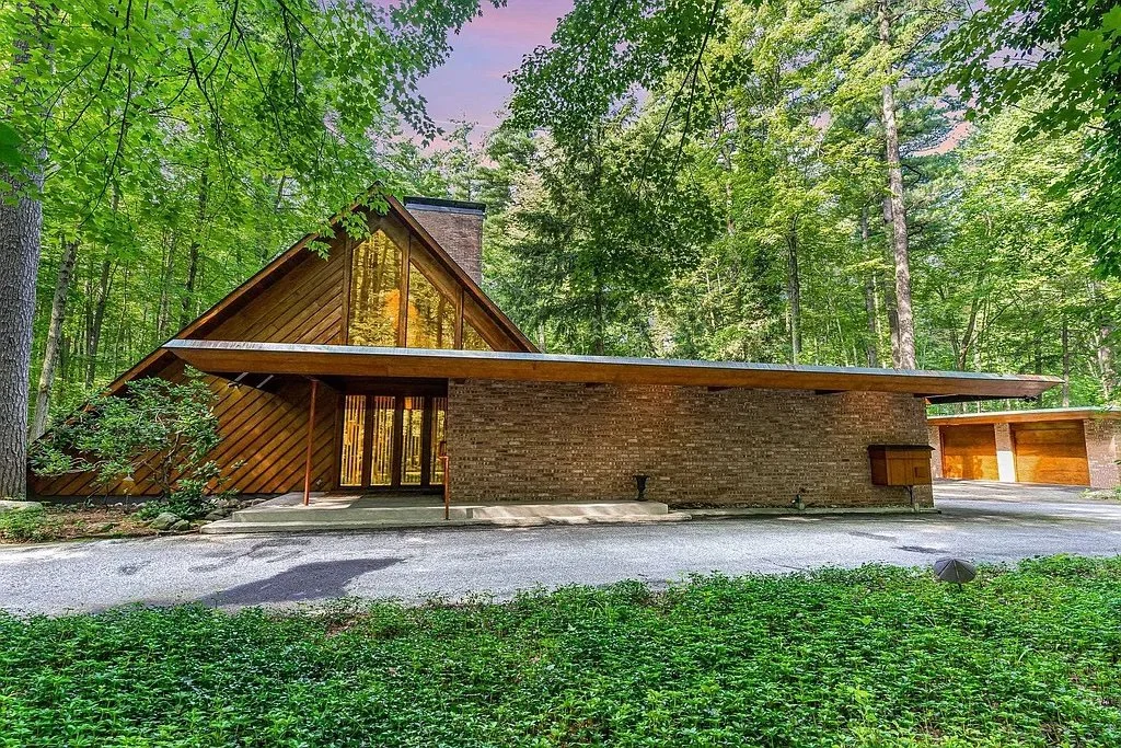 An Alden B. Dow Design in Midland, MI - $1,295,000