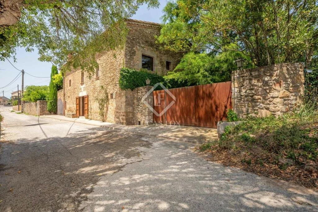 A Stone House Dating Back to 1789 - €850,000