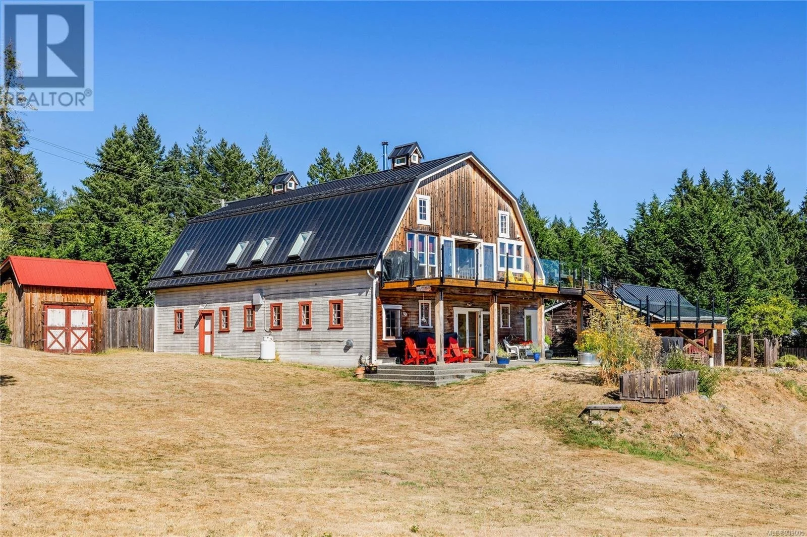 A Converted 1926 Barn on Almost 2 Acres - C$1,495,000