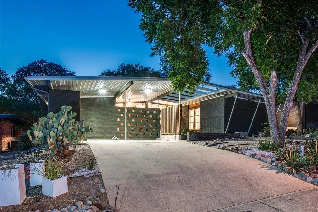 A 1956 Mid-Century in Dallas - $645,000