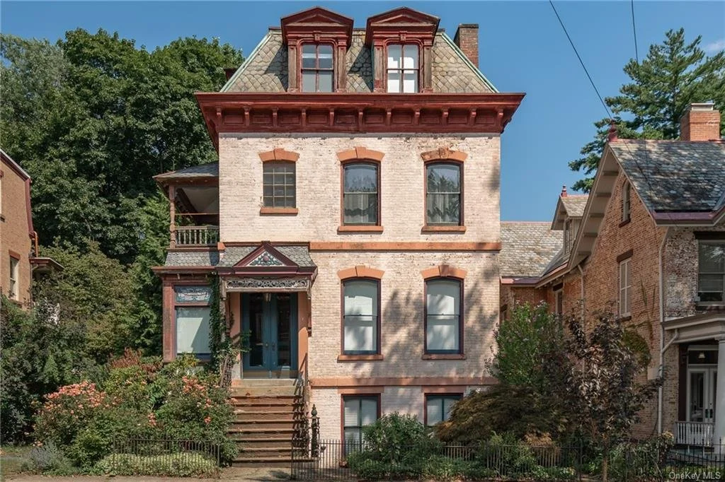 A Mix of Old &amp; New in Newburgh, NY - $629,000