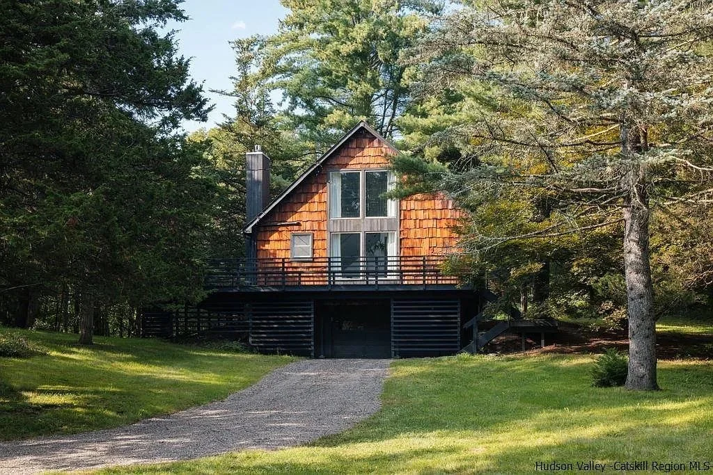 2.88 Acres in Rhinebeck, NY - $695,000