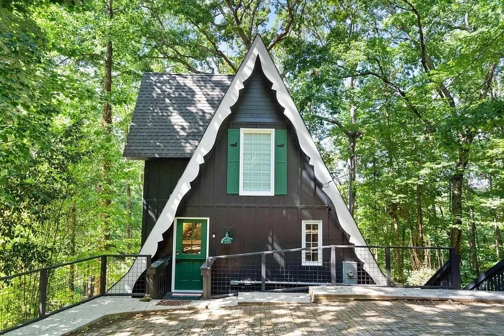 A Lakehouse in Gainesville, GA - $849,000