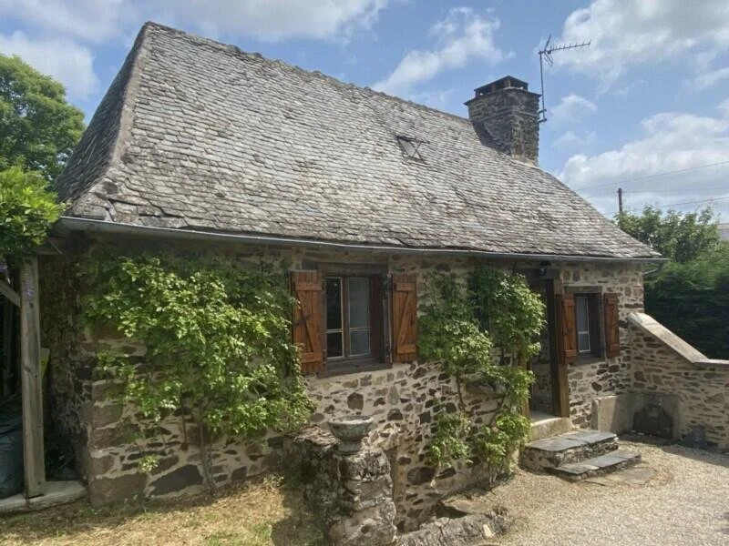 A Quaint Stone Cottage in France - €149,500