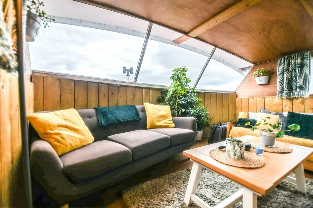 A Floating Home in England - £130,000