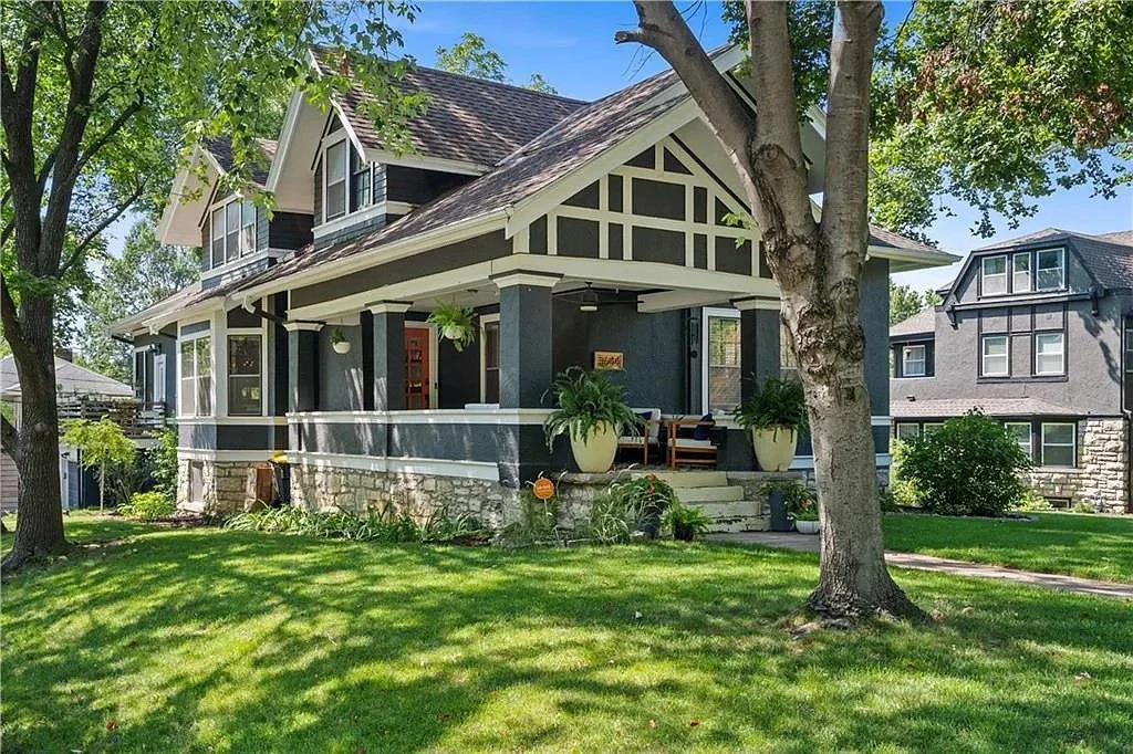 A 1912 Craftsman in Kansas City, MO - $650,000