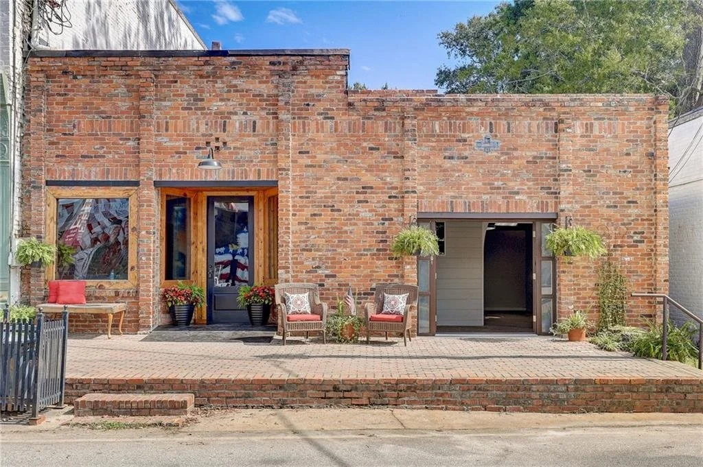 A Storefront in Rutledge, GA - $175,000