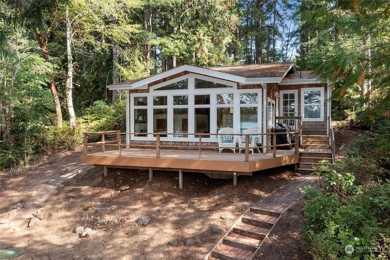 Lakefront in Shelton, WA - $595,000