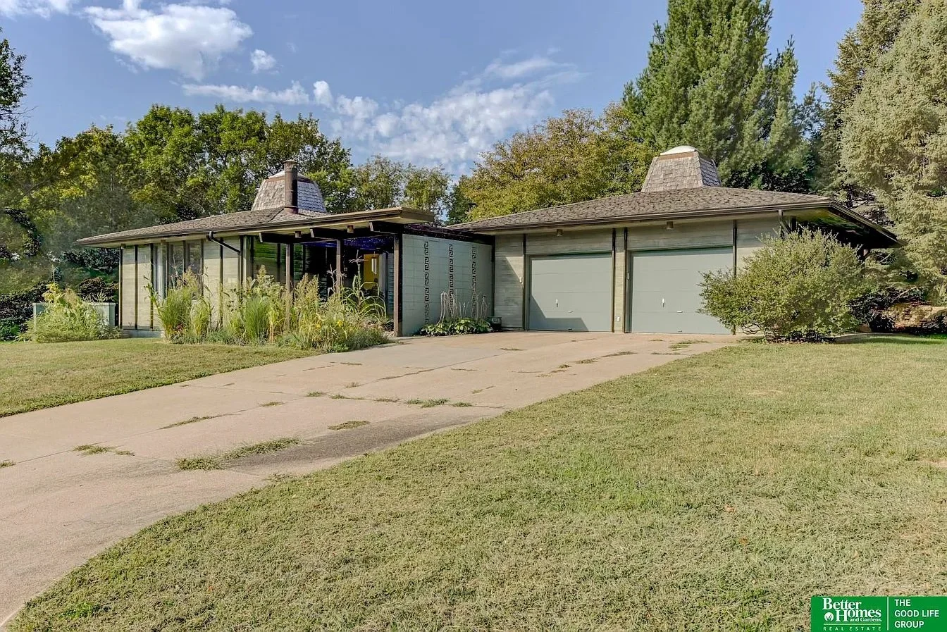 A Two Owner MCM in Auburn, NE - $295,000