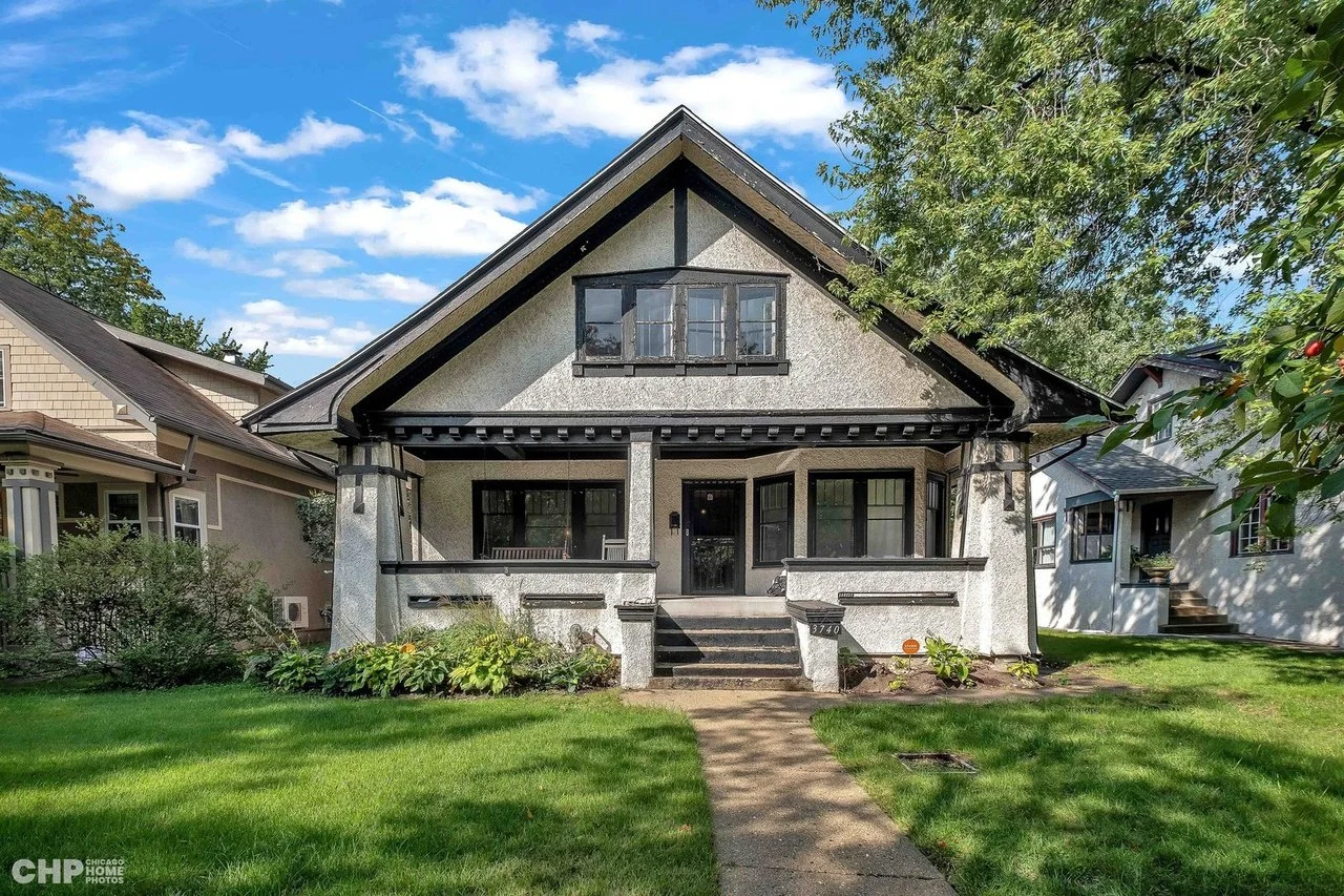 Vintage Details in Chicago - $575,000