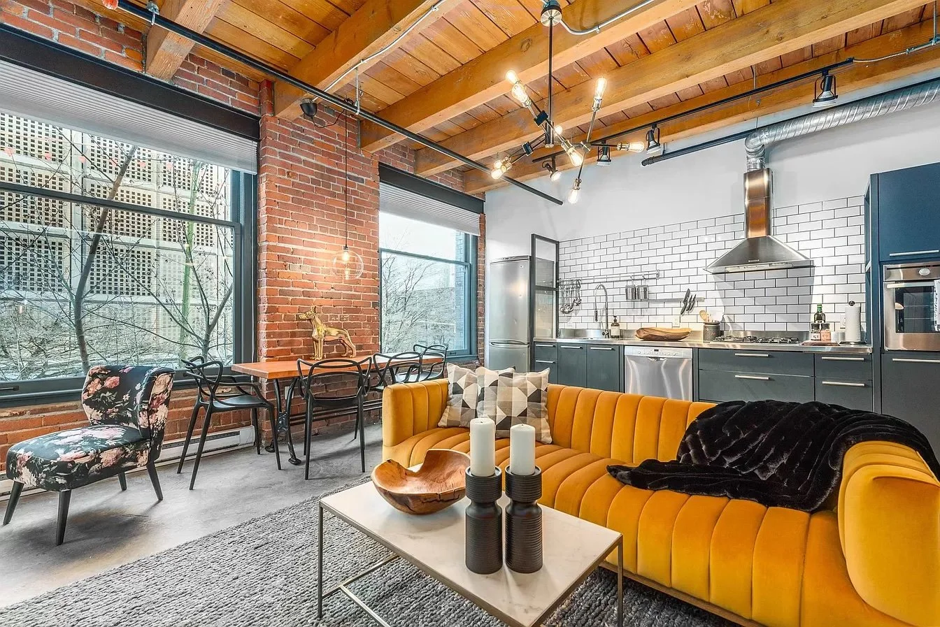 A Loft in a Former Warehouse in Vancouver, BC - C$888,000