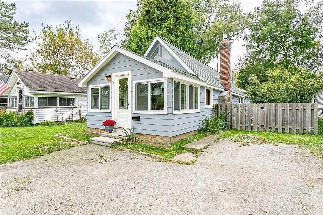 A Block From the Beach in Rochester, NY - $149,000