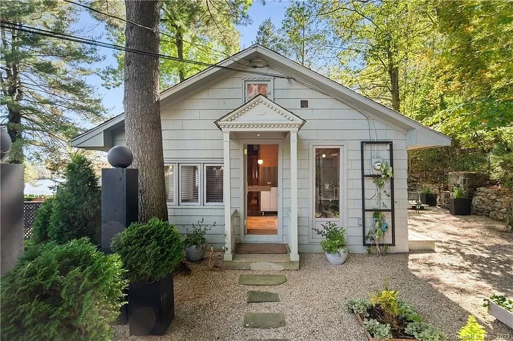A Cottage in Ridgefield, CT - $458,000