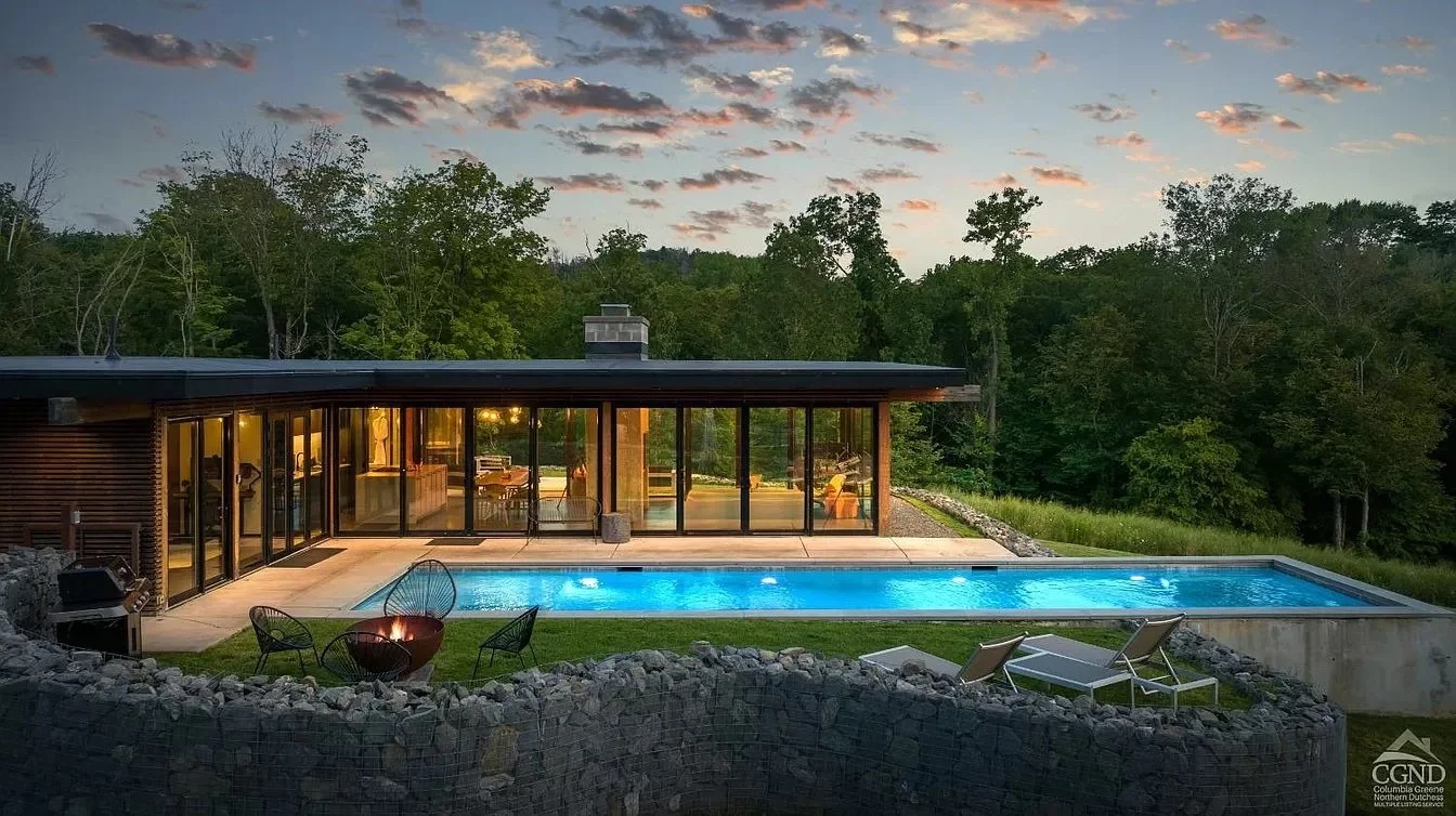 25 Acres in Hudson, NY - $2.4Mil