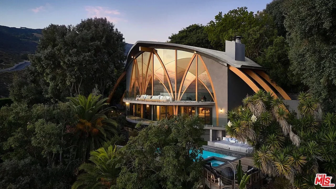 A Harry Gesner Design in Malibu - $14Mil