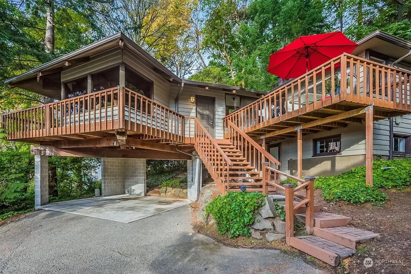 Puget Sound Views in Burien, WA - $799,950