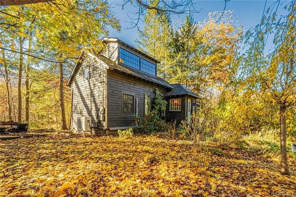 A Charming Cabin in Phoenicia, NY - $399,000